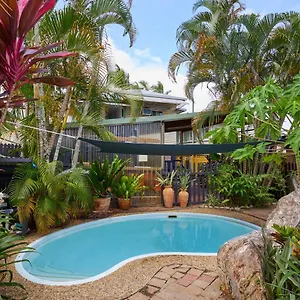 Hostel Backpackers