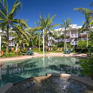 Cairns Beach Resort Кэрнс